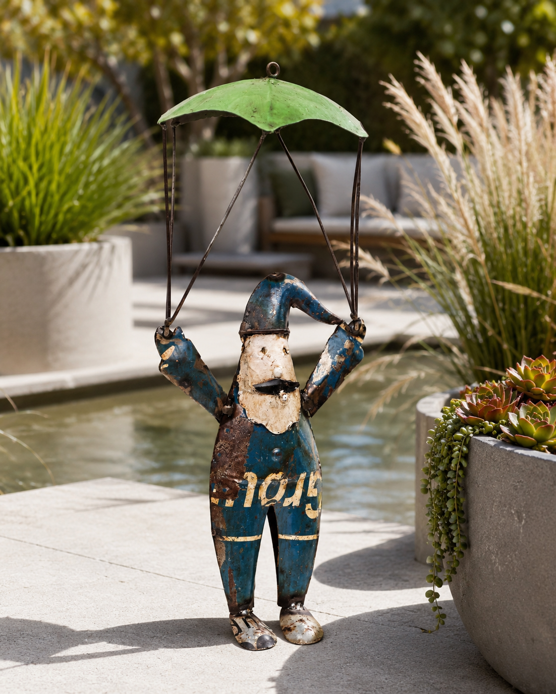 Recycle Iron Hanging Santa Ornament